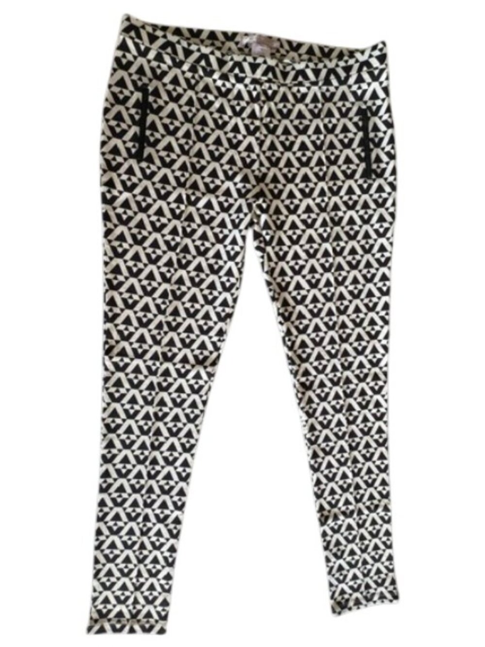 Romeo & Juliet Couture NWT Black & White Geometric Print Ponte Ankle Pants M